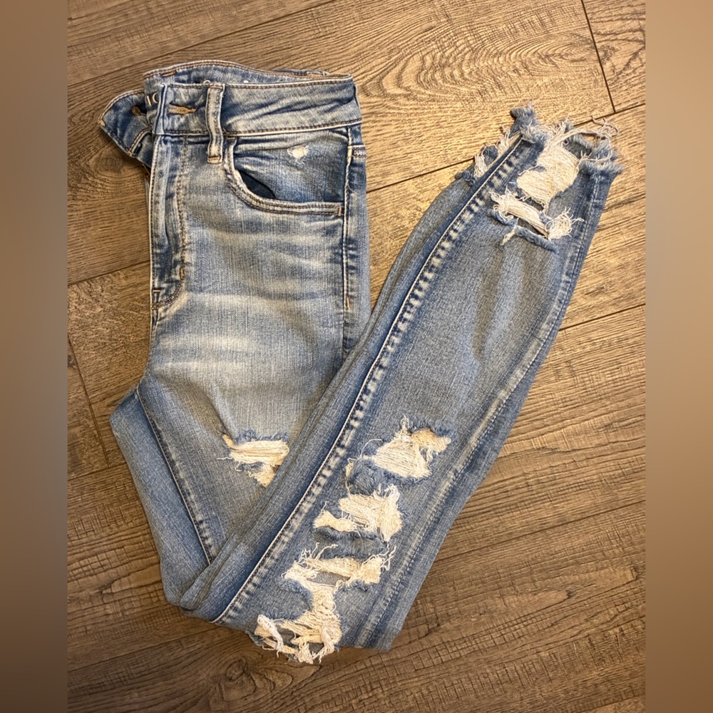 American Eagle Outfitters Light Blue Ripped Skinny Jeans – Size 6